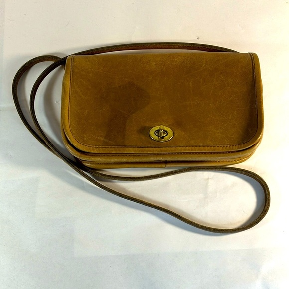 Vintage 1970’s Coach Leather Shoulder Bag Made in New York City - Picture 1 of 12